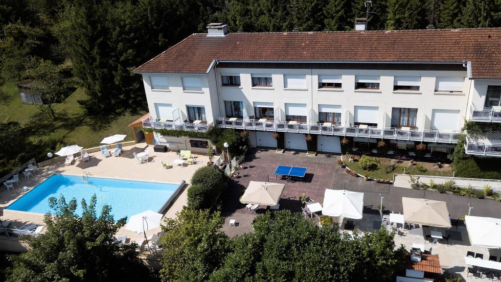 Logis Hotel Maison Carree Restaurant O Carre Dart Méréville Kültér fotó