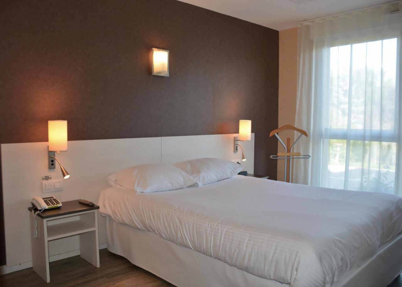 Logis Hotel Maison Carree Restaurant O Carre Dart Méréville Kültér fotó